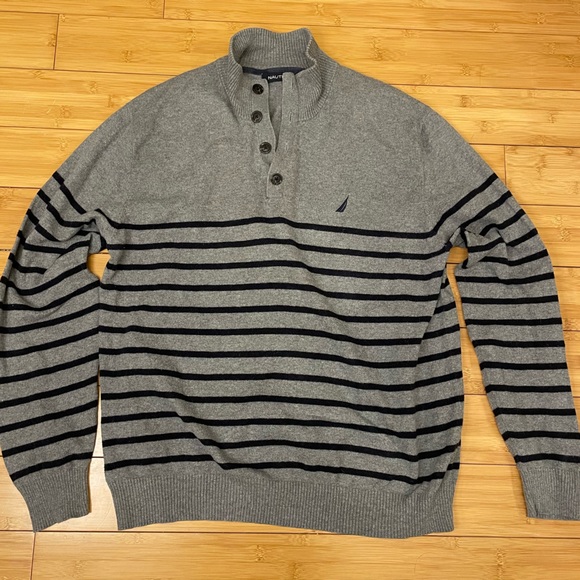 Nautica classic gray and blue striped sweater. Size XL, 92% cotton, 8% cashmere. - Picture 2 of 7
